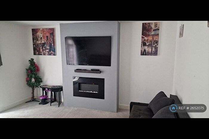 4 Bedroom Semi-Detached House To Rent In Longships Drive, Milton Keynes, MK3