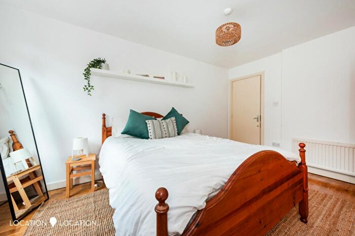 1 Bedroom Flat For Sale In Shacklewell Lane, London, E8
