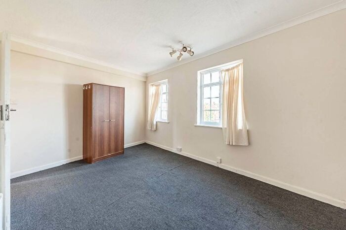 2 Bedroom Flat To Rent In Station Parade, Harrow, HA3