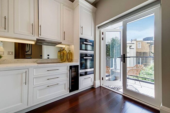 2 Bedroom Flat To Rent In Prince Of Wales Terrace, High Street Kensington, London, W8