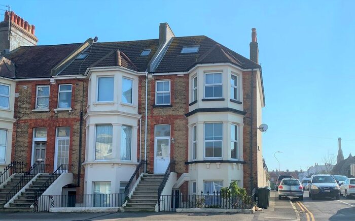 4 Bedroom Maisonette To Rent In Seaside, Eastbourne, BN22