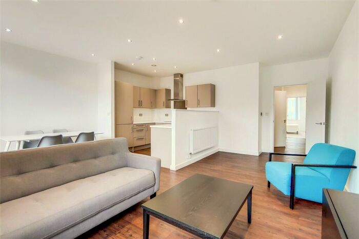 3 Bedroom Apartment To Rent In Shackleton Way, London, E16