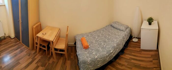 1 Bedroom House To Rent In Chichele Road, London, NW2