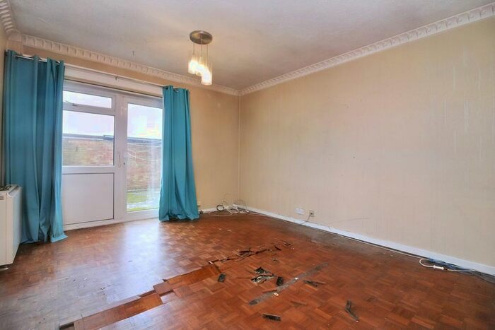 1 Bedroom Flat For Sale In Flat Rotherwick Court, Alexandra Road, Farnborough, Hampshire, GU14