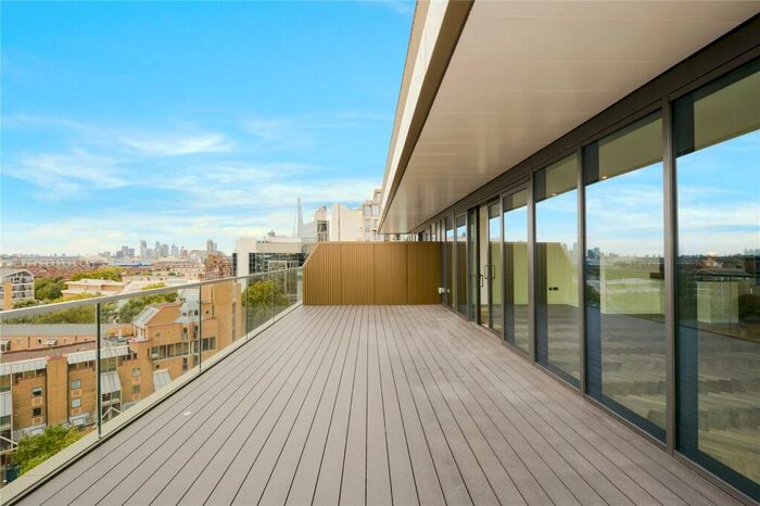 4 Bedroom Flat To Rent In Merino Gardens, Tower Bridge, E1W