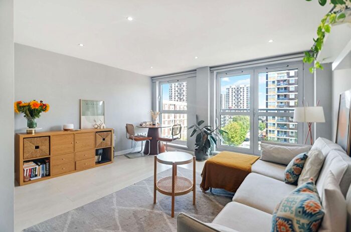 1 Bedroom Flat For Sale In Balmes Road, London, N1
