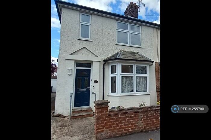 3 Bedroom Semi-Detached House To Rent In Clifton Road, Dunstable, LU6