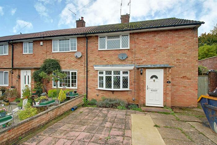 3 Bedroom End Of Terrace House To Rent In Turners Hill, Hemel Hempstead, HP2