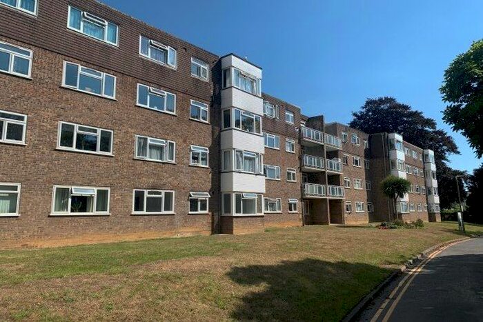 1 Bedroom Flat To Rent In Kingsmere, Brighton, BN1