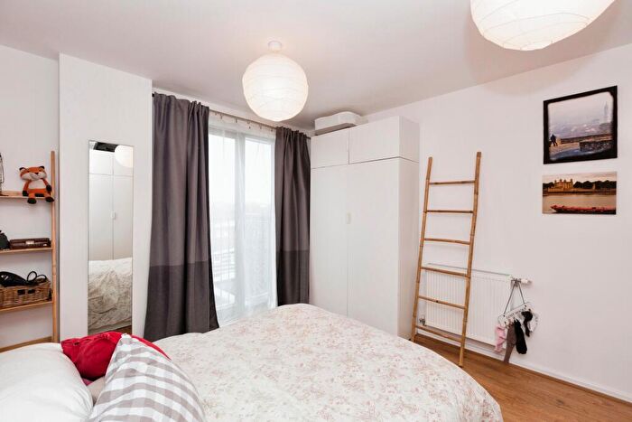1 Bedroom Flat For Sale In Edwin Street, London, E16