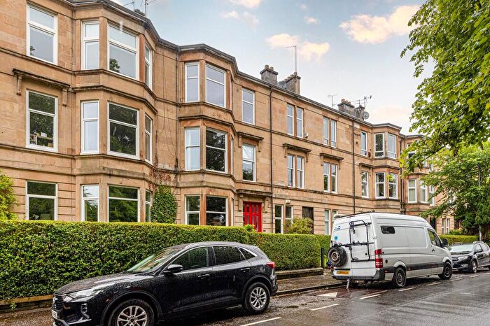 3 Bedroom Apartment For Sale In Tantallon Road, Shawlands, Glasgow, G41