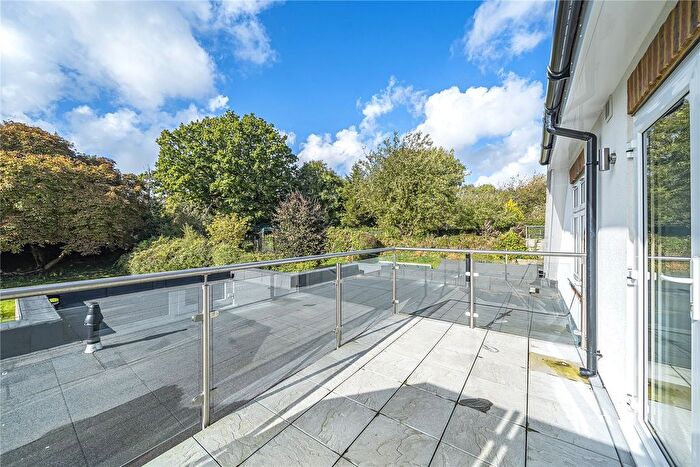 2 Bedroom Flat For Sale In Godstone Hill, Godstone, Surrey, RH9