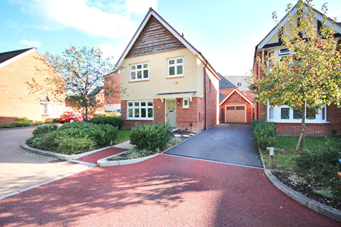 3 Bedroom Detached House For Sale In Waxwing Park, Bracknell, RG12