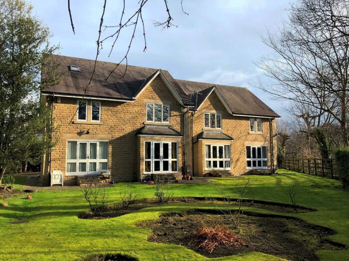 2 Bedroom Semi-Detached House To Rent In St. Anns Tower Mews, Kirkstall Lane, Kirkstall, Leeds, LS6