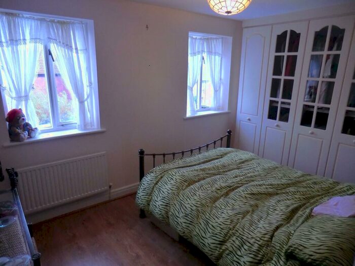 2 Bedroom House To Rent In Bideford Avenue, Herons Reach Area