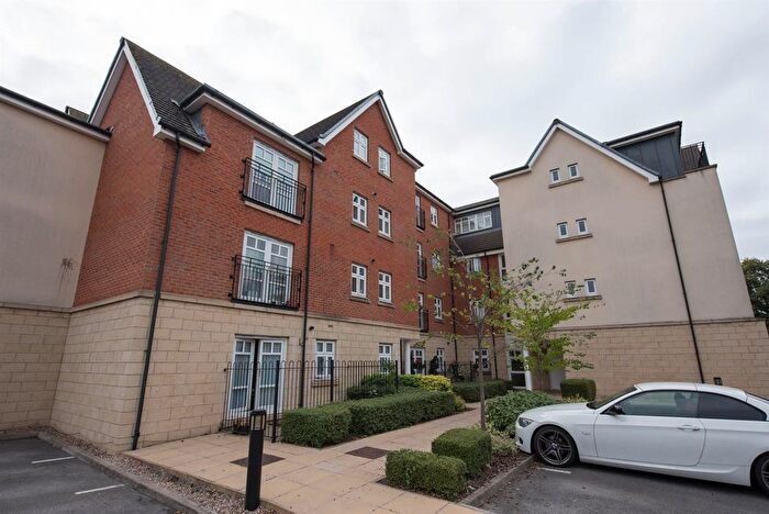2 Bedroom Flat For Sale In Woodthorpe Drive, Woodthorpe, Nottingham, NG5