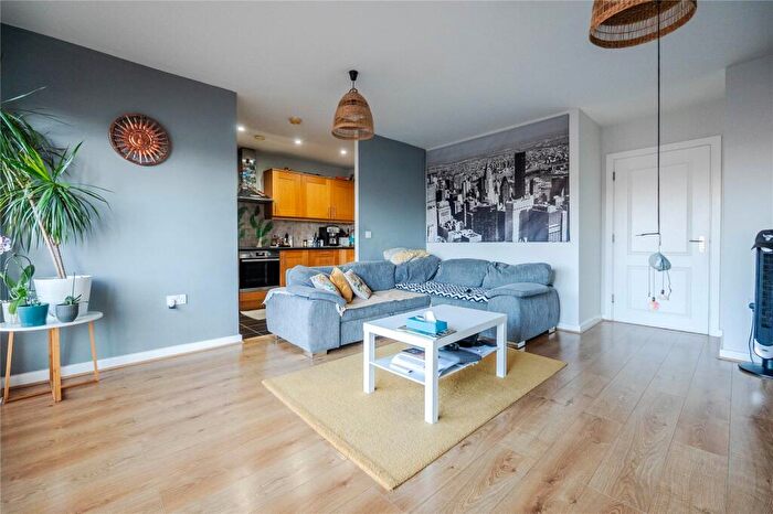 1 Bedroom Apartment For Sale In Coleman House, Watling Street, Fenny Stratford, Milton Keynes, MK2