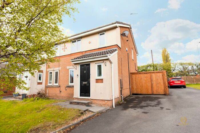 3 Bedroom Semi-Detached House For Sale In Henfield Close, Accrington, BB5