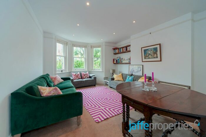 3 Bedroom Flat To Rent In Castellain Road, London, W9
