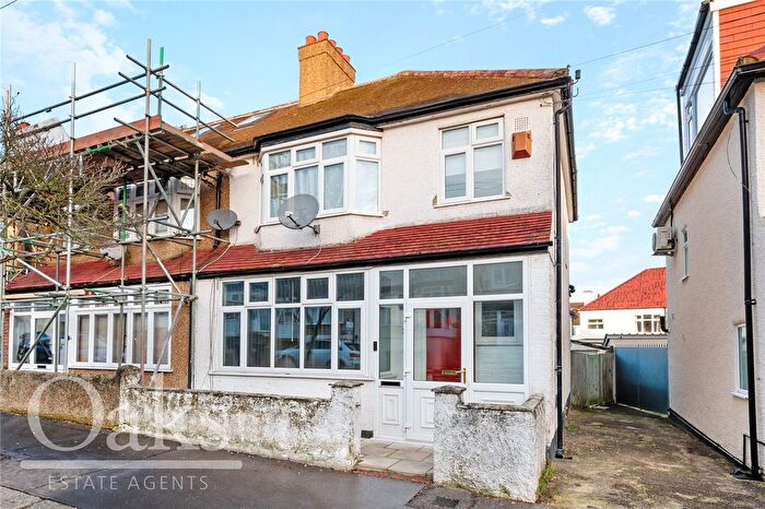 3 Bedroom End Of Terrace House To Rent In Hatch Road, London, SW16