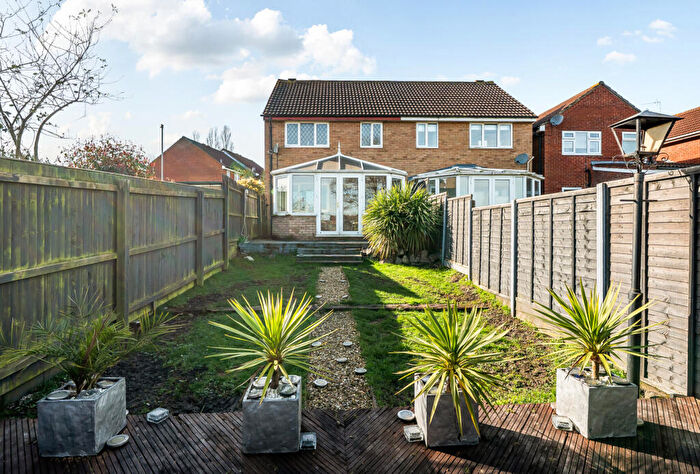 3 Bedroom Semi Detached House For Sale In Kingsleigh Park, Bristol, BS15