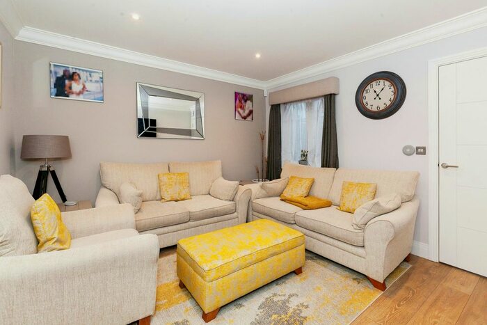 3 Bedroom End Of Terrace House For Sale In Connaught Close, Uxbridge, UB8