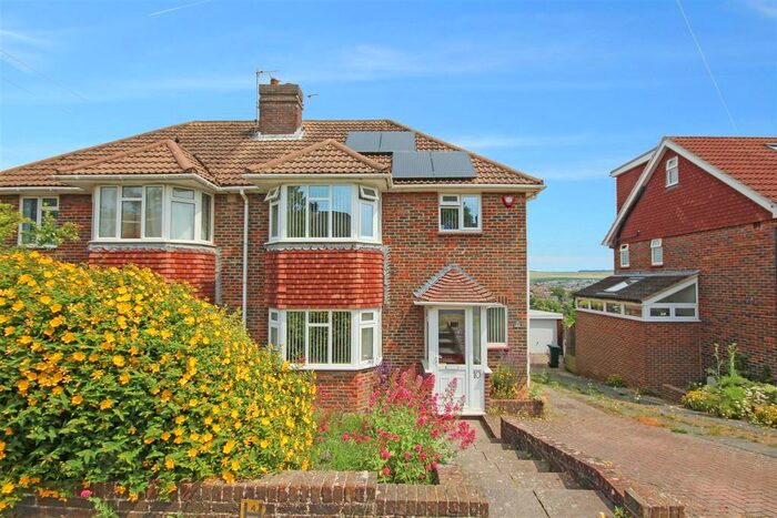 4 Bedroom Semi-Detached House To Rent In Hillcrest, Brighton, BN1