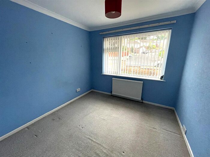 2 Bedroom Bungalow For Sale In Oldmixon Road, Weston-Super-Mare, BS24