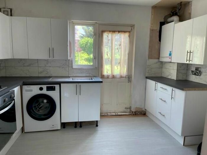 3 Bedroom Property To Rent In Northumberland Avenue, Enfield, EN1