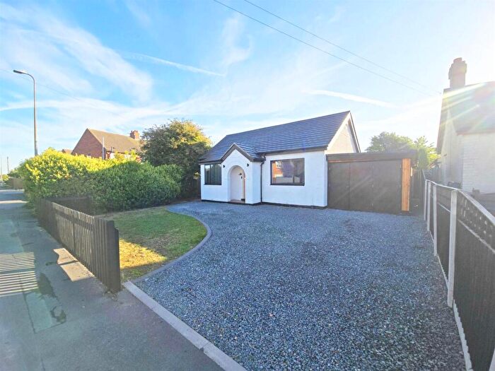 5 Bedroom Detached Bungalow For Sale In Brackenborough Road, Louth, LN11