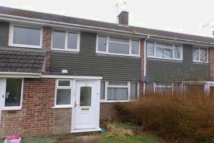 3 Bedroom Property To Rent In Anson Close, Ringwood, BH24