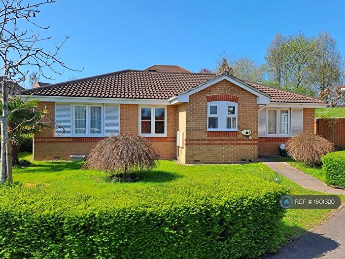 3 Bedroom Bungalow To Rent In Coburg Place, Cullompton, EX15