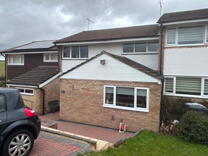 3 Bedroom Terraced House For Sale In St. Nicholas Close, SP11