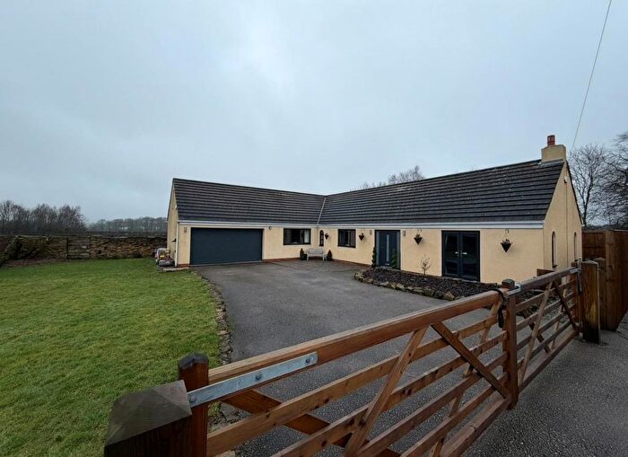 6 Bedroom Property For Sale In Barwick Road, Garforth, Leeds, LS25