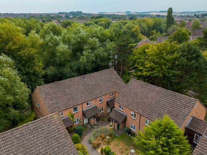 2 Bedroom Flat To Rent In Wantage, OX12