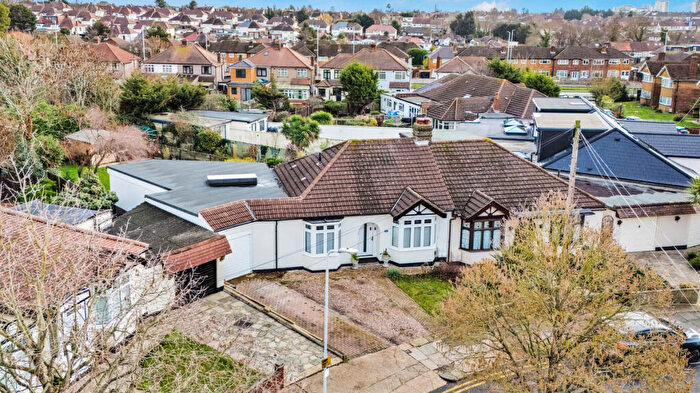 3 Bedroom Bungalow For Sale In Priests Avenue, Romford, RM1