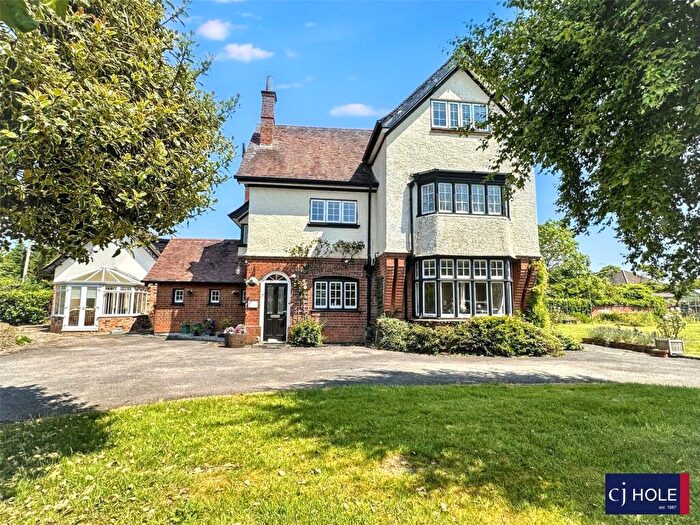 6 Bedroom Detached House For Sale In Upton Close, Barnwood, Gloucester, GL4
