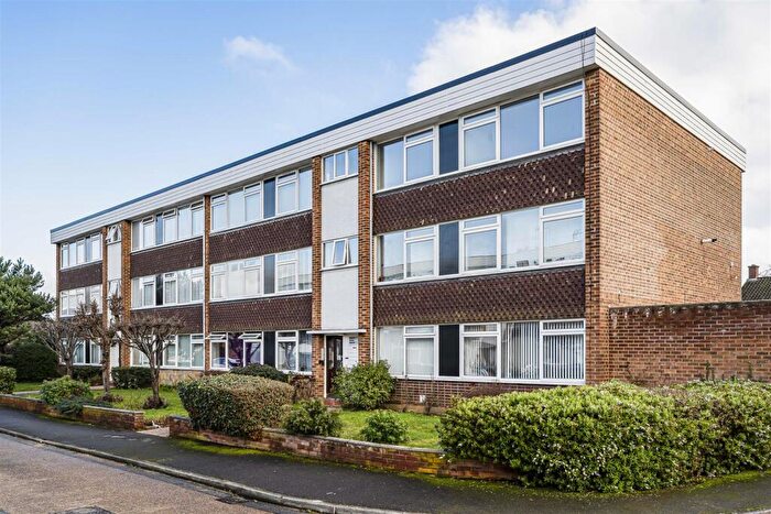 2 Bedroom Flat For Sale In Barton Meadows, Ilford, IG6