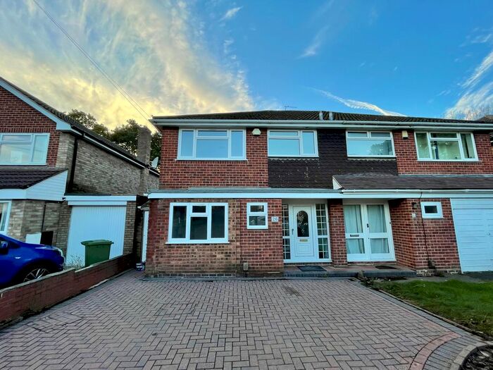 4 Bedroom Property To Rent In Mickleton Road, Solihull, B92