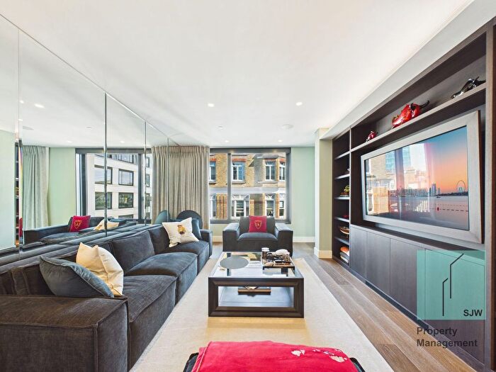 2 Bedroom Flat To Rent In Rathbone Place, London, W1T