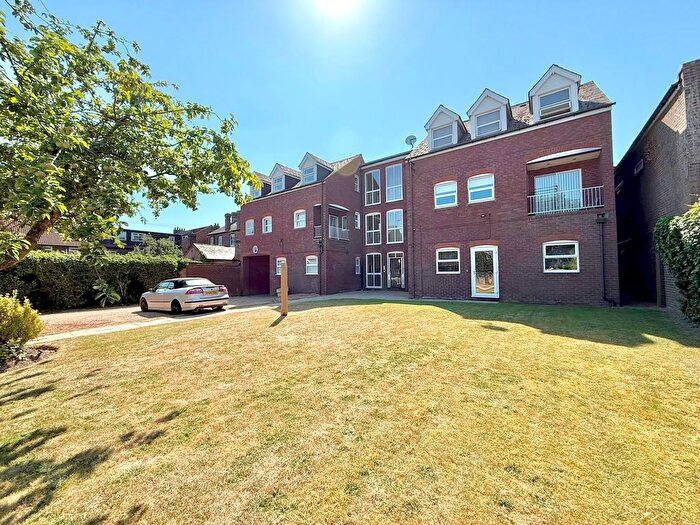 1 Bedroom Flat For Sale In Westgate Court, Dunstable, LU6