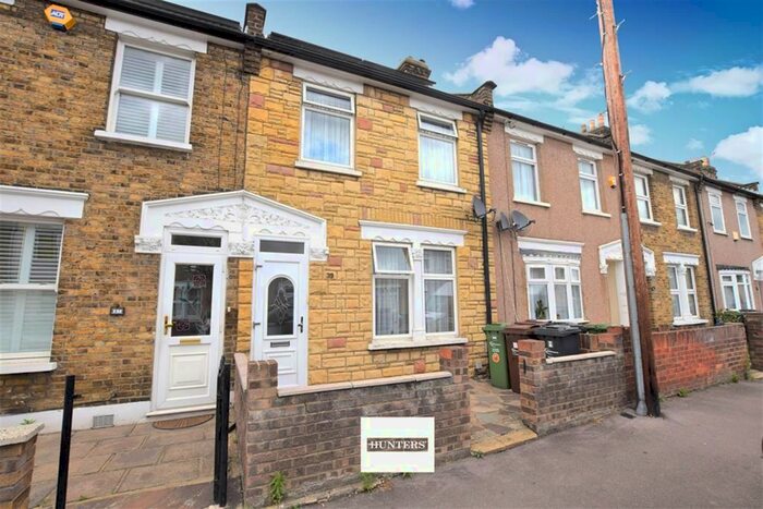 2 Bedroom Terraced House To Rent In Heath Road, Romford, RM6