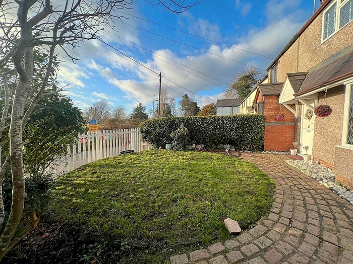 2 Bedroom Cottage For Sale In Elm Cottages, Hunningham, Leamington Spa, CV33