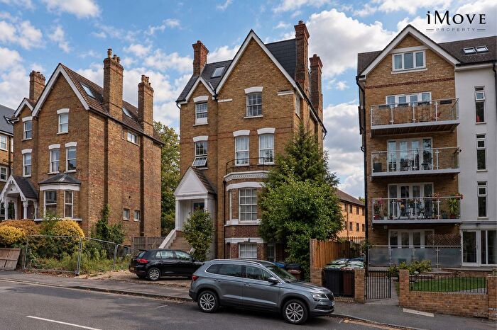 2 Bedroom Flat For Sale In Crystal Palace Park Road, London, SE26