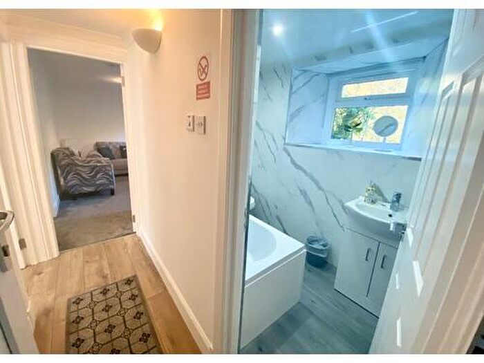 1 Bedroom Flat To Rent In Riverside Road, Kirkfieldbank, ML11