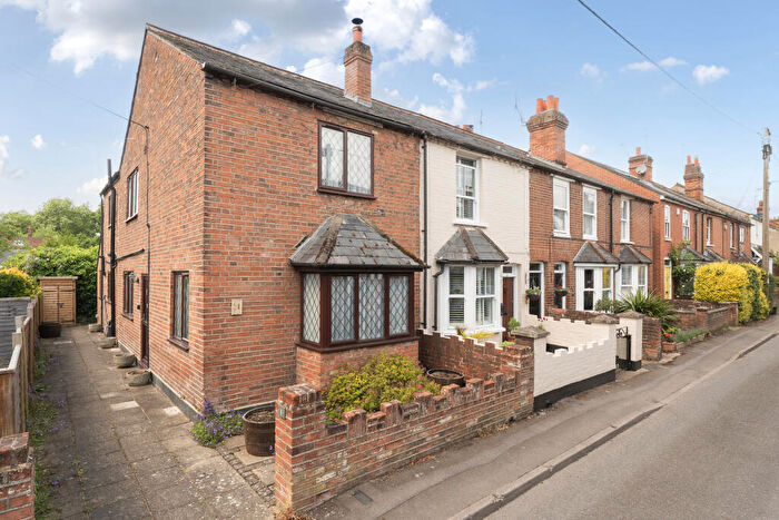 3 Bedroom End Of Terrace House For Sale In York Road, Marlow, SL7