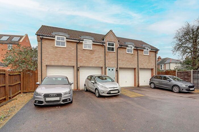 2 Bedroom Apartment To Rent In Appledore Road, Bedford, MK40