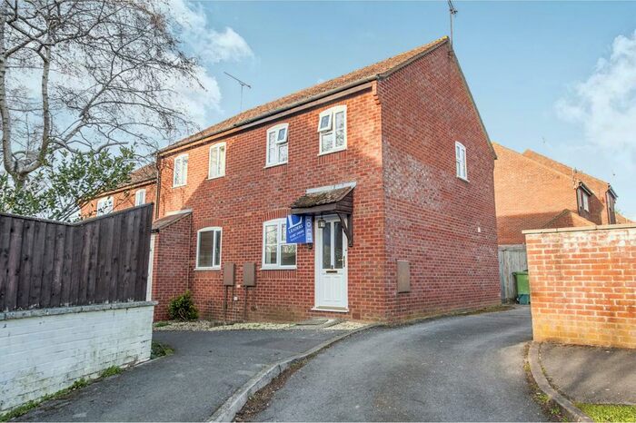 2 Bedroom End Of Terrace House To Rent In Jespers Hill, Faringdon, SN7
