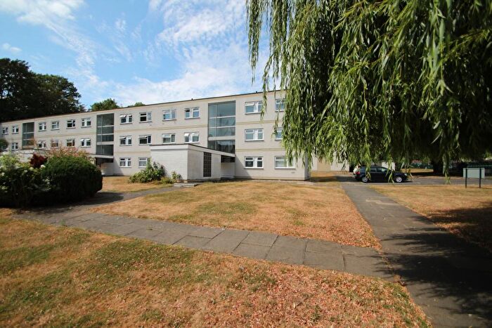 2 Bedroom Apartment To Rent In Hornbeam Road, Buckhurst Hill, IG9