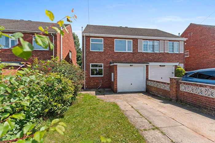 3 Bedroom Semi-Detached House For Sale In Greyfriars, Wybers, Grimsby, DN37